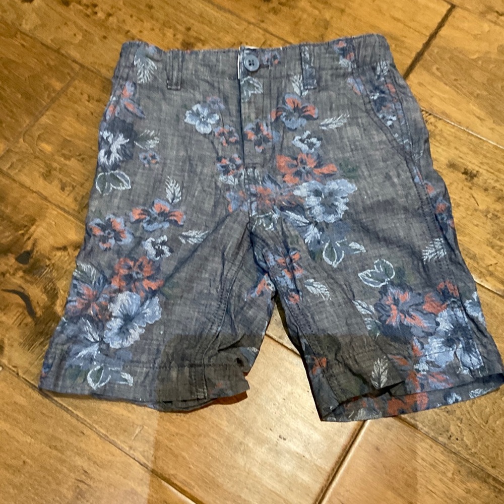 Cool floral shorts
